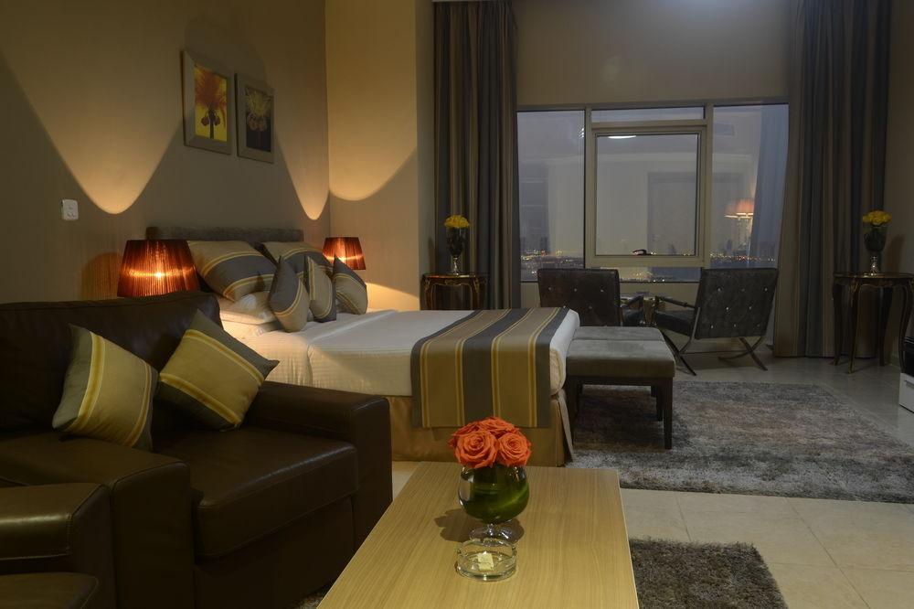 Magnum Hotel & Suites West Bay ドーハ エクステリア 写真