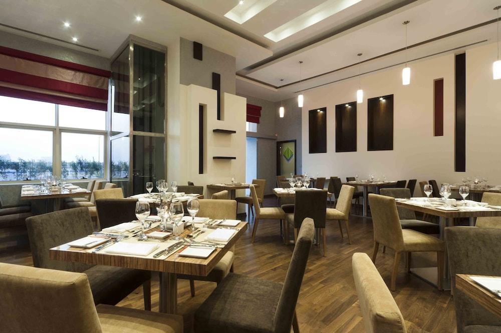 Magnum Hotel & Suites West Bay ドーハ エクステリア 写真