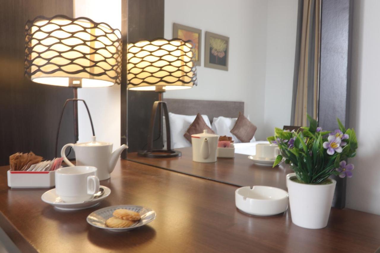 Magnum Hotel & Suites West Bay ドーハ エクステリア 写真