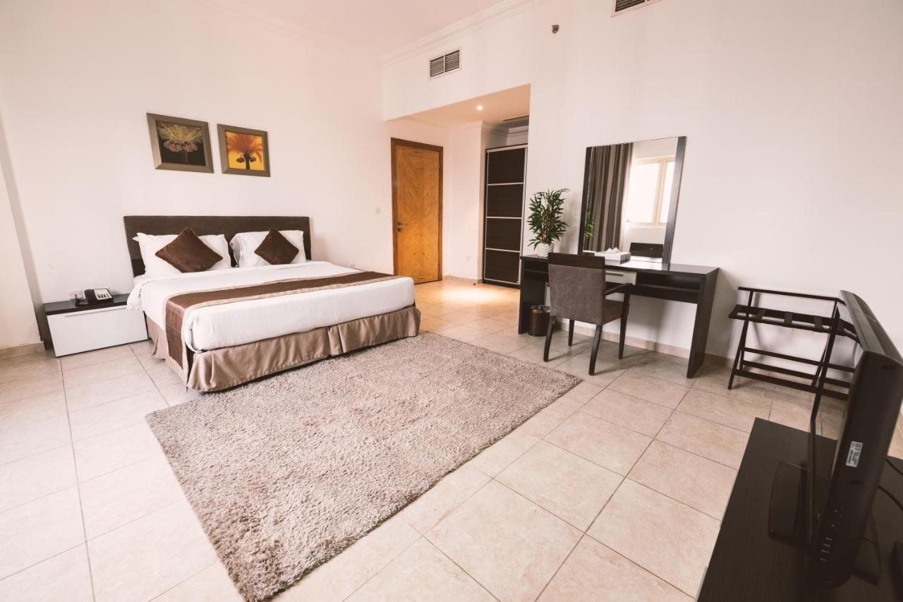 Magnum Hotel & Suites West Bay ドーハ エクステリア 写真