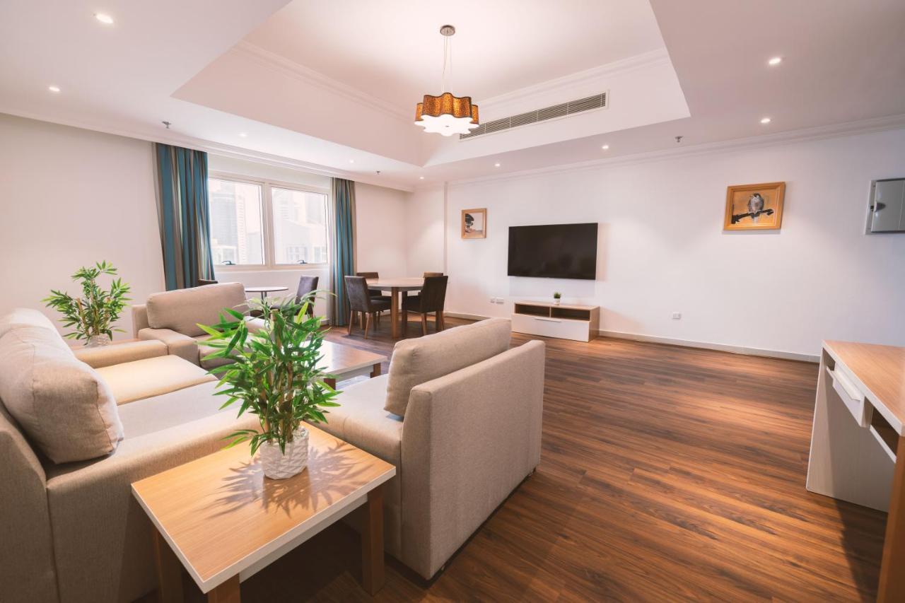 Magnum Hotel & Suites West Bay ドーハ エクステリア 写真