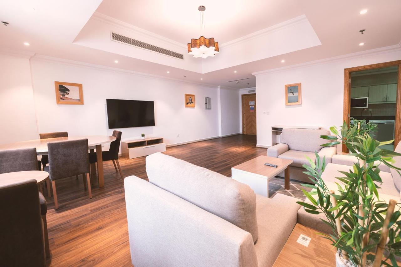 Magnum Hotel & Suites West Bay ドーハ エクステリア 写真