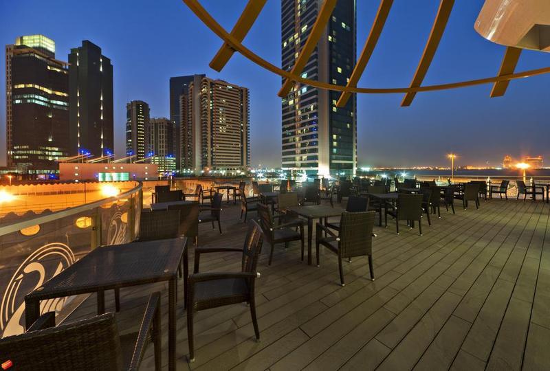 Magnum Hotel & Suites West Bay ドーハ エクステリア 写真
